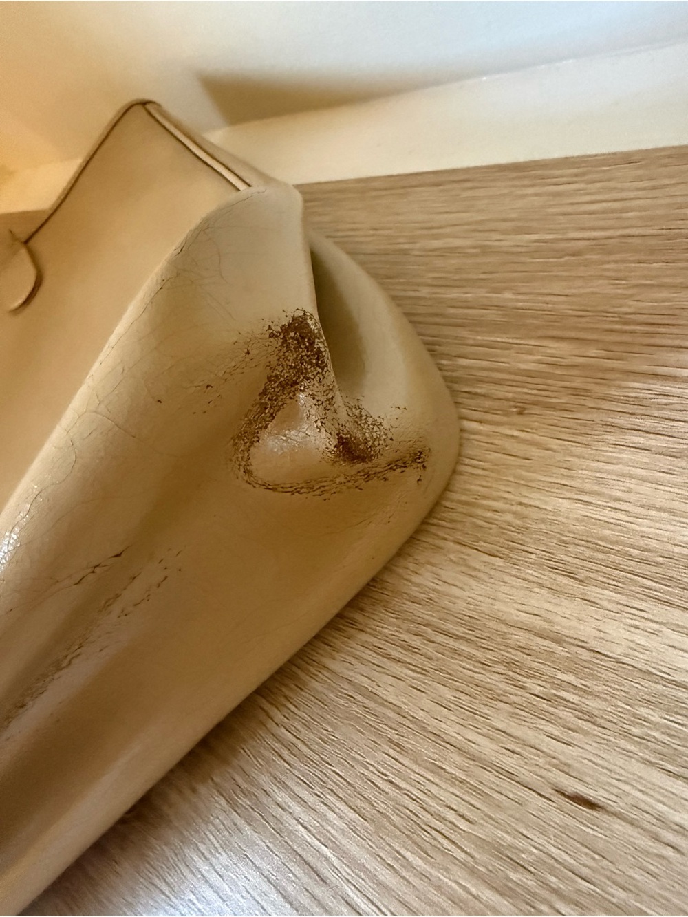 Vintage Longchamp Beige Leather Tote with Toggle Closure - Picture 15 of 16